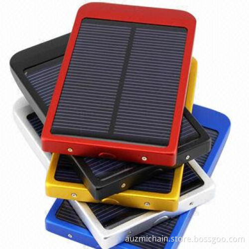 2,600Mah Solar Power Chargers for Smartphone with 5 Adapter